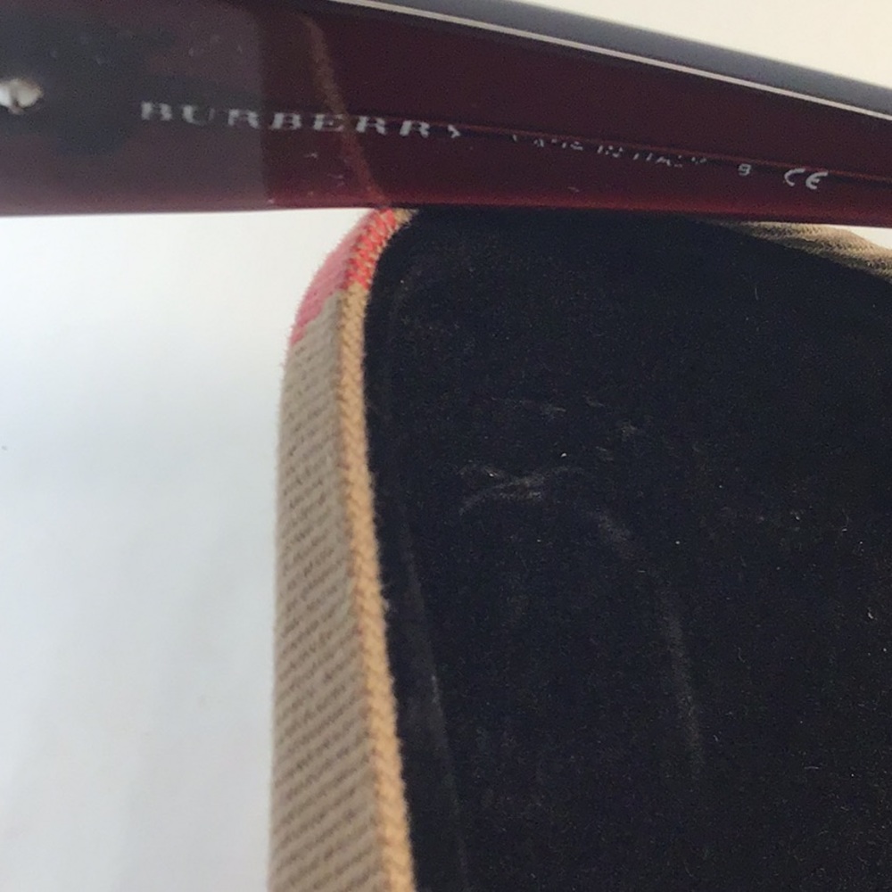 Great Pair Of Script Burberry Frames, And Case. - image 3